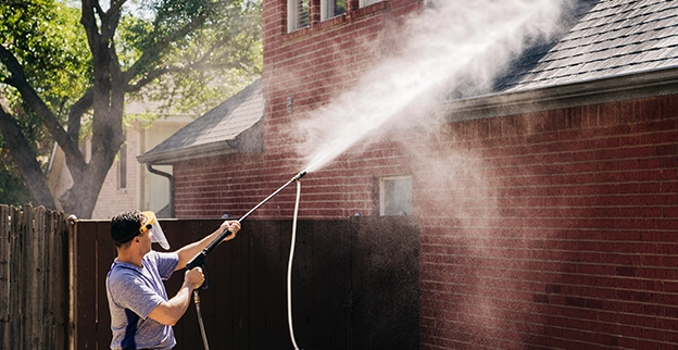 What to Expect from Professional Exterior House Wash Services in New York